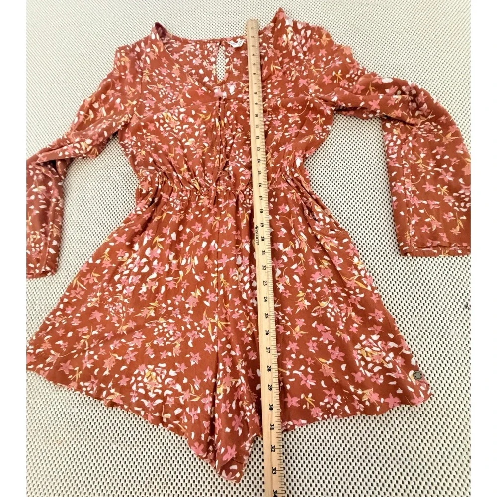 ROXY Romper Sz M Floral Festival Beach Festival Flare Sleeve Shorts Flowy V Neck